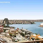 Amazing Sydney Apartment With Pool, Gym And Sauna