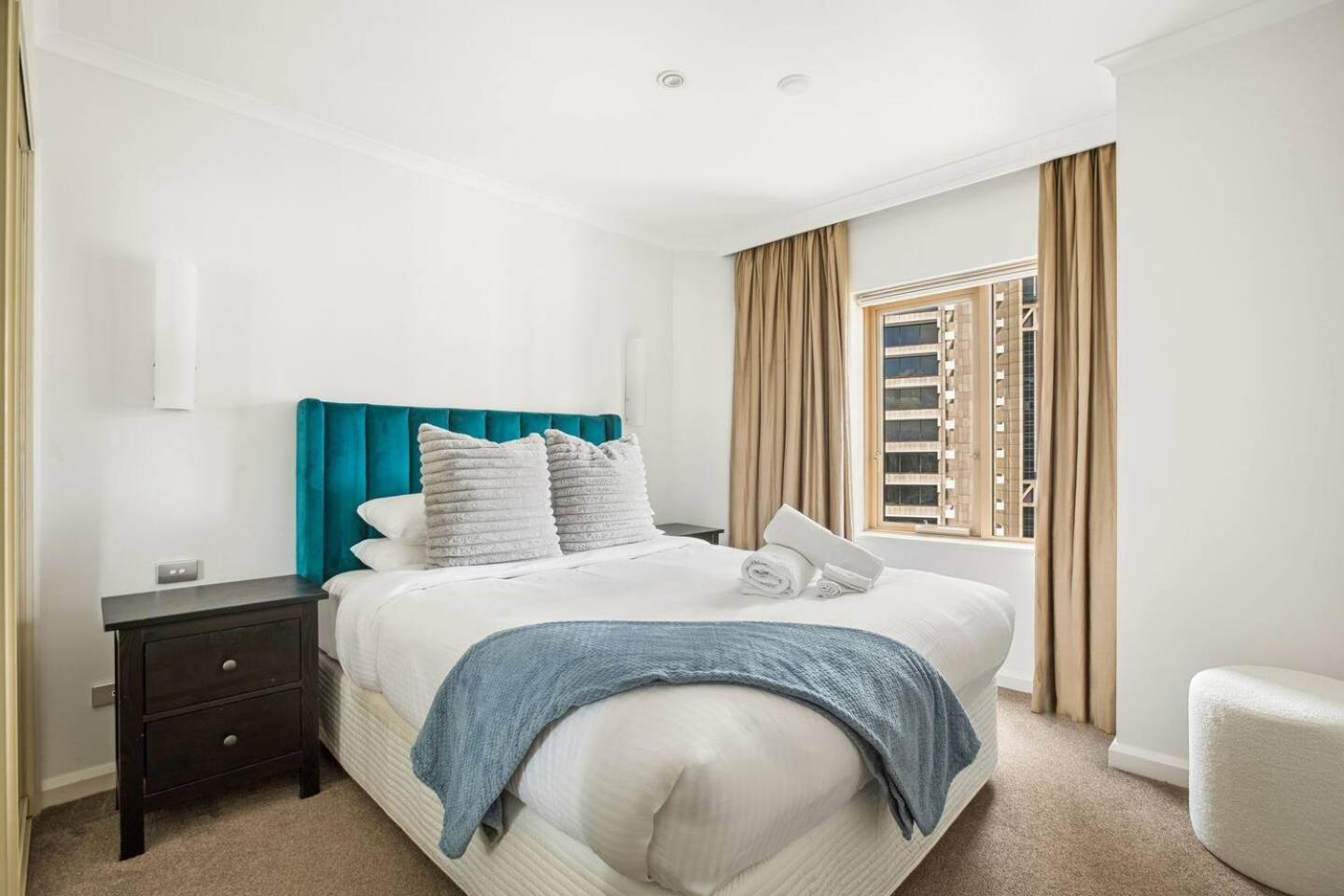 Amazing With Pool, Gym And Sauna * Sydney