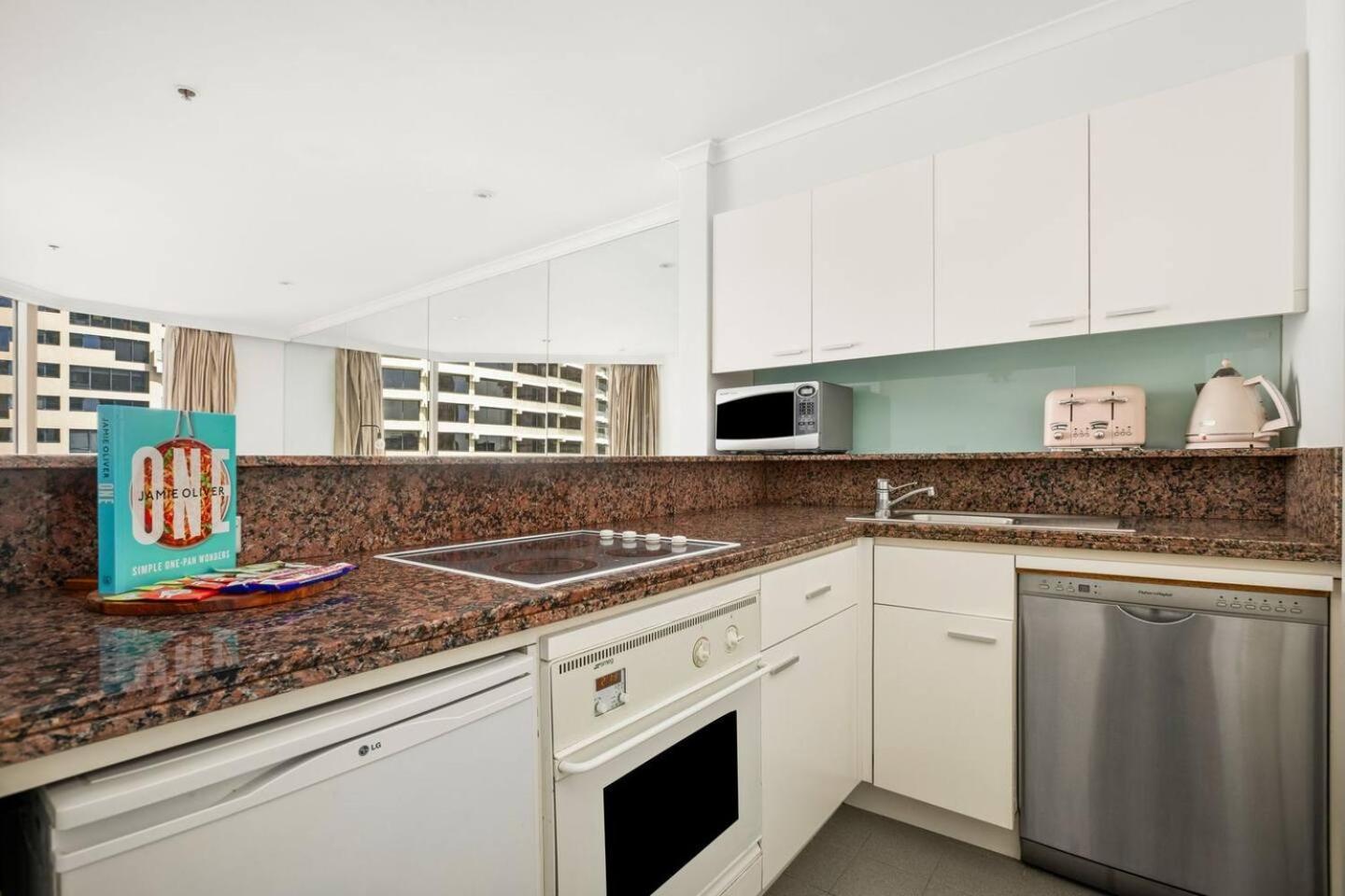 Amazing With Pool, Gym And Sauna Apartment *